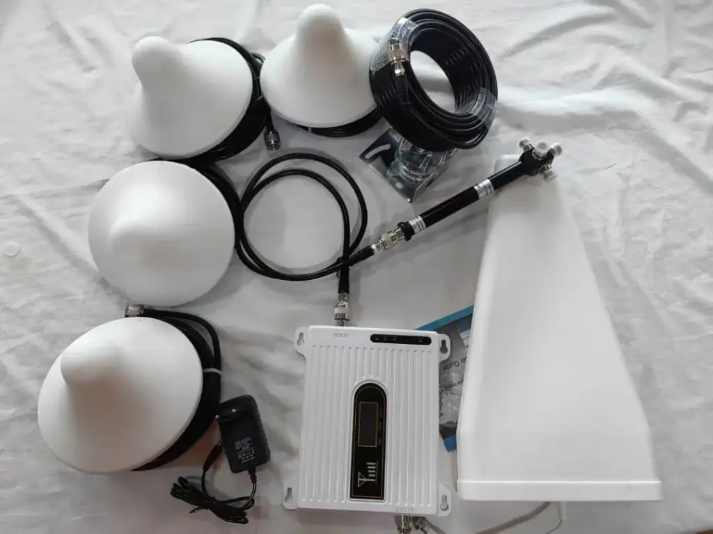 AMPLIFICATEUR RESEAU GSM 4 REPETEURS