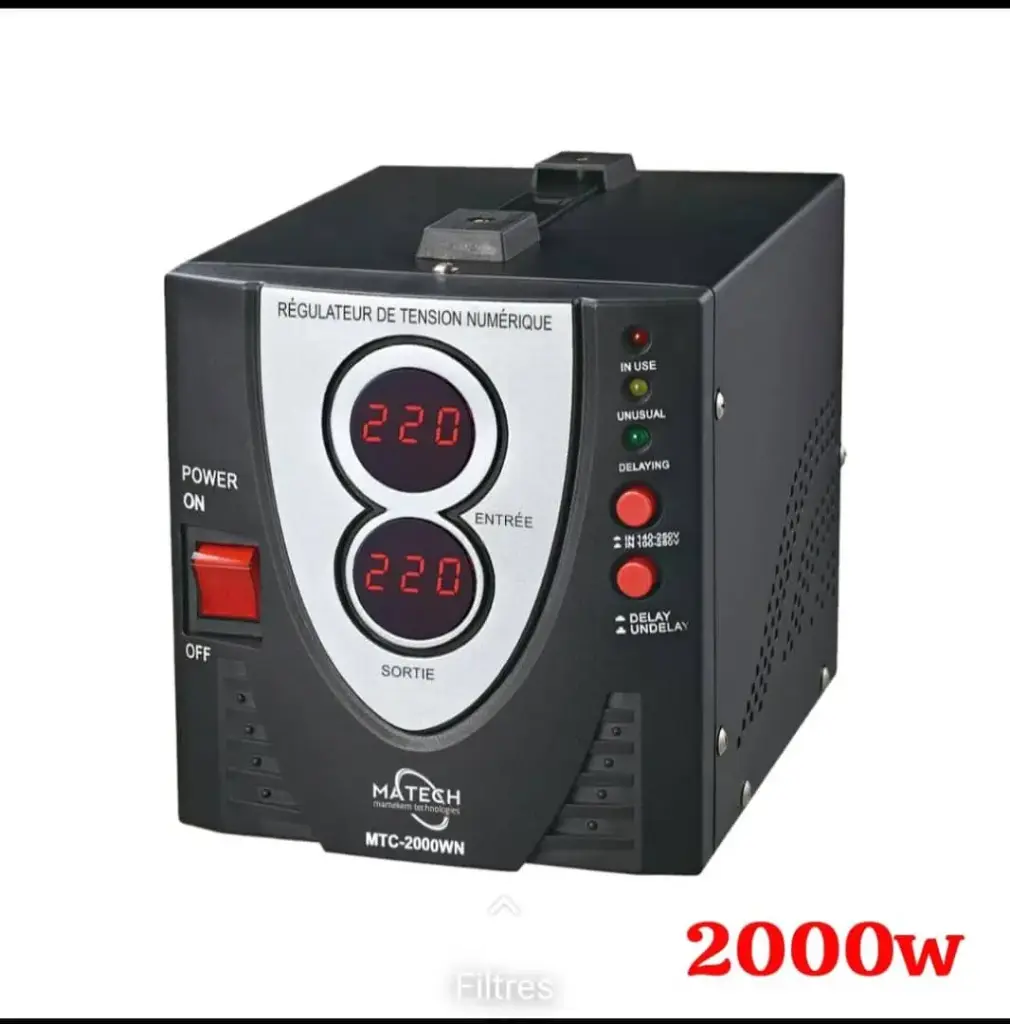 REGULATEUR DE TENSION NUMERIQUE 2000VA