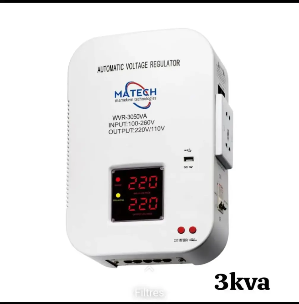 RÉGULATEUR DE TENSION MURAL 3050VA
